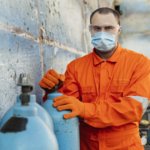 Práca s chemickými a horľavými látkami? Ako sa chrániť ?